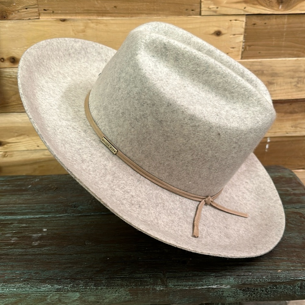 Gigi Pip sz 59 hat